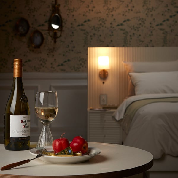 [한국갤러리] 리츠 침대프레임 + 협탁 2개 + 스프링탑 5.0 매트리스 렌탈 가격비교